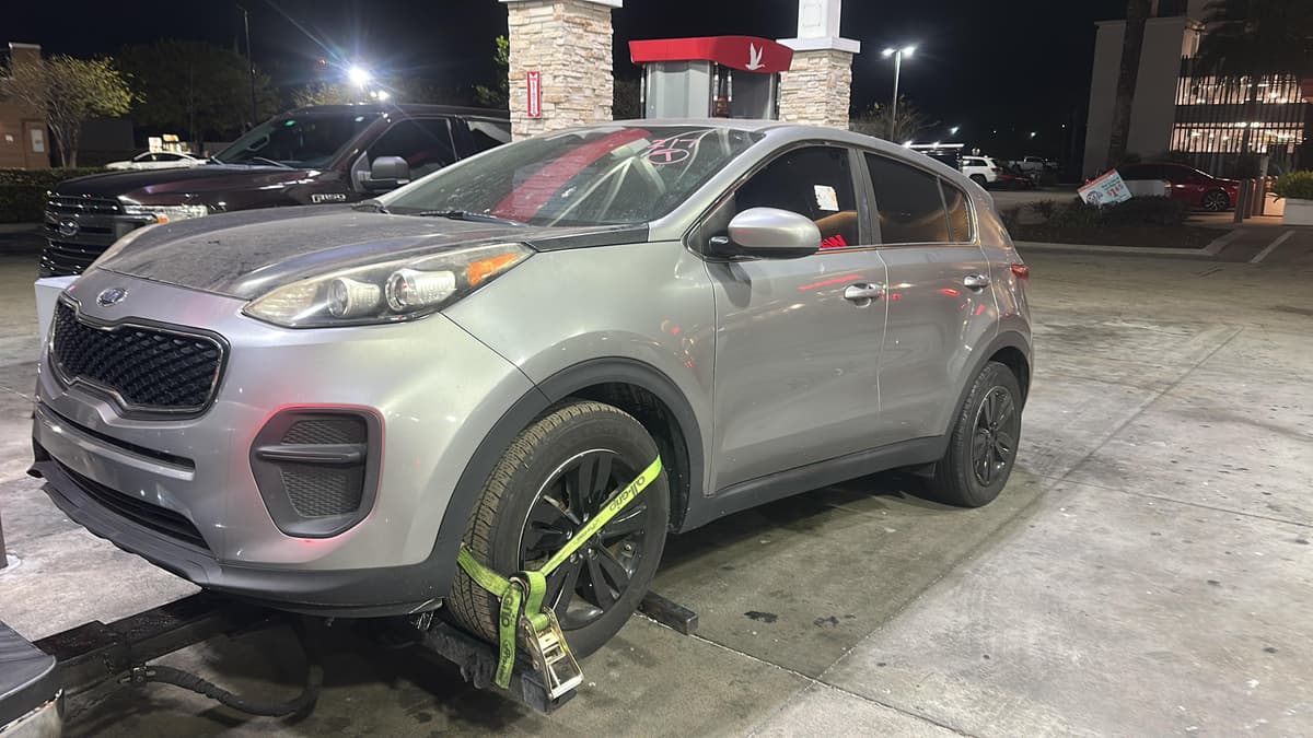 Wrecked or damaged car for cash